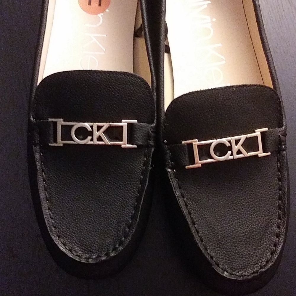 Shoes - Picture 3 of 8